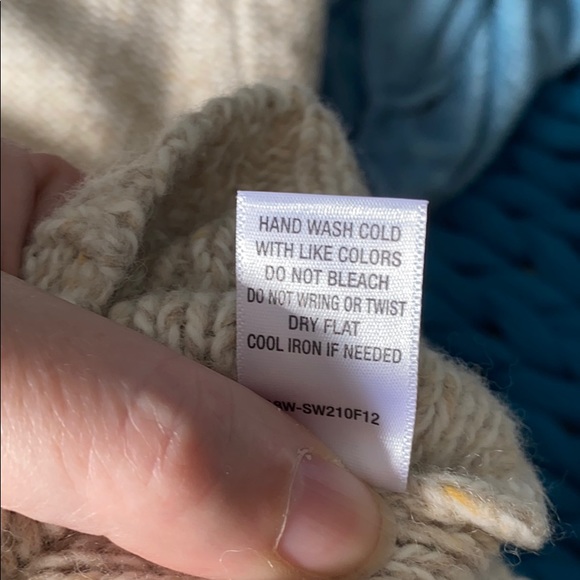 Guide Series beautiful knit sweater, Large - Picture 5 of 5